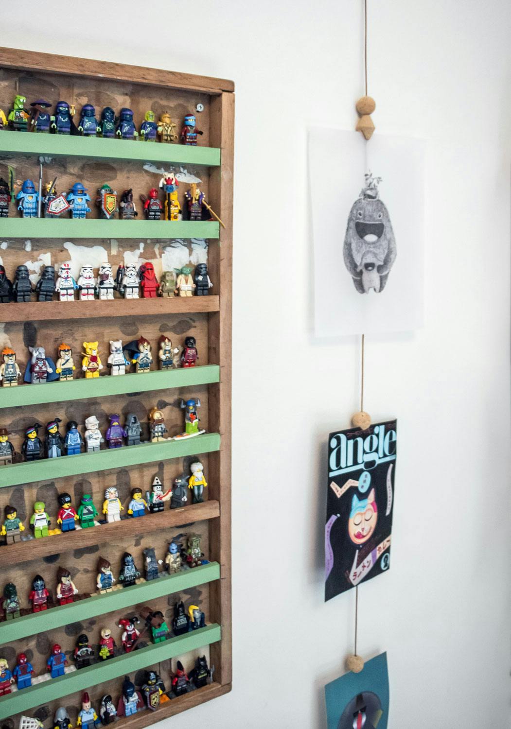 Legofigurer på rad og rekke Slik rydder du Lego på finest mulig måte
